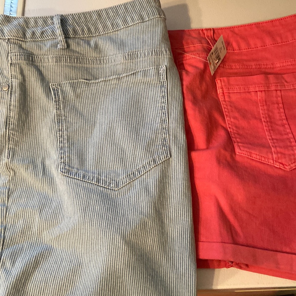 One Vera Wang/ One Stitch Star Size 16 Shorts
